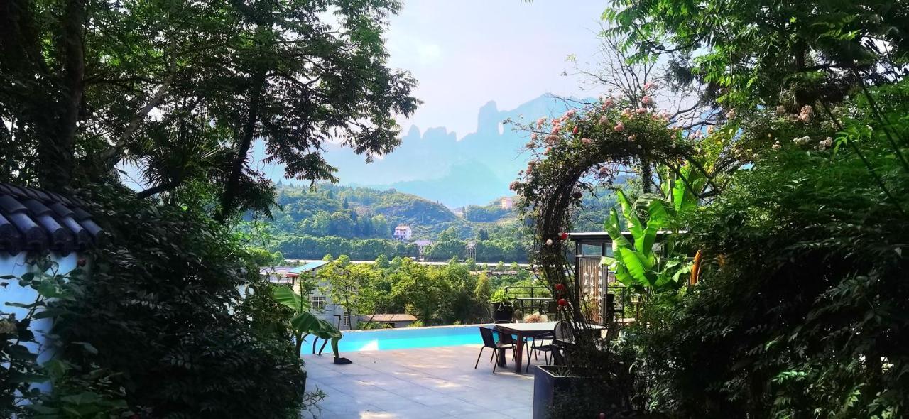 Tujia Folk Houses Zhangjiajie Exterior photo